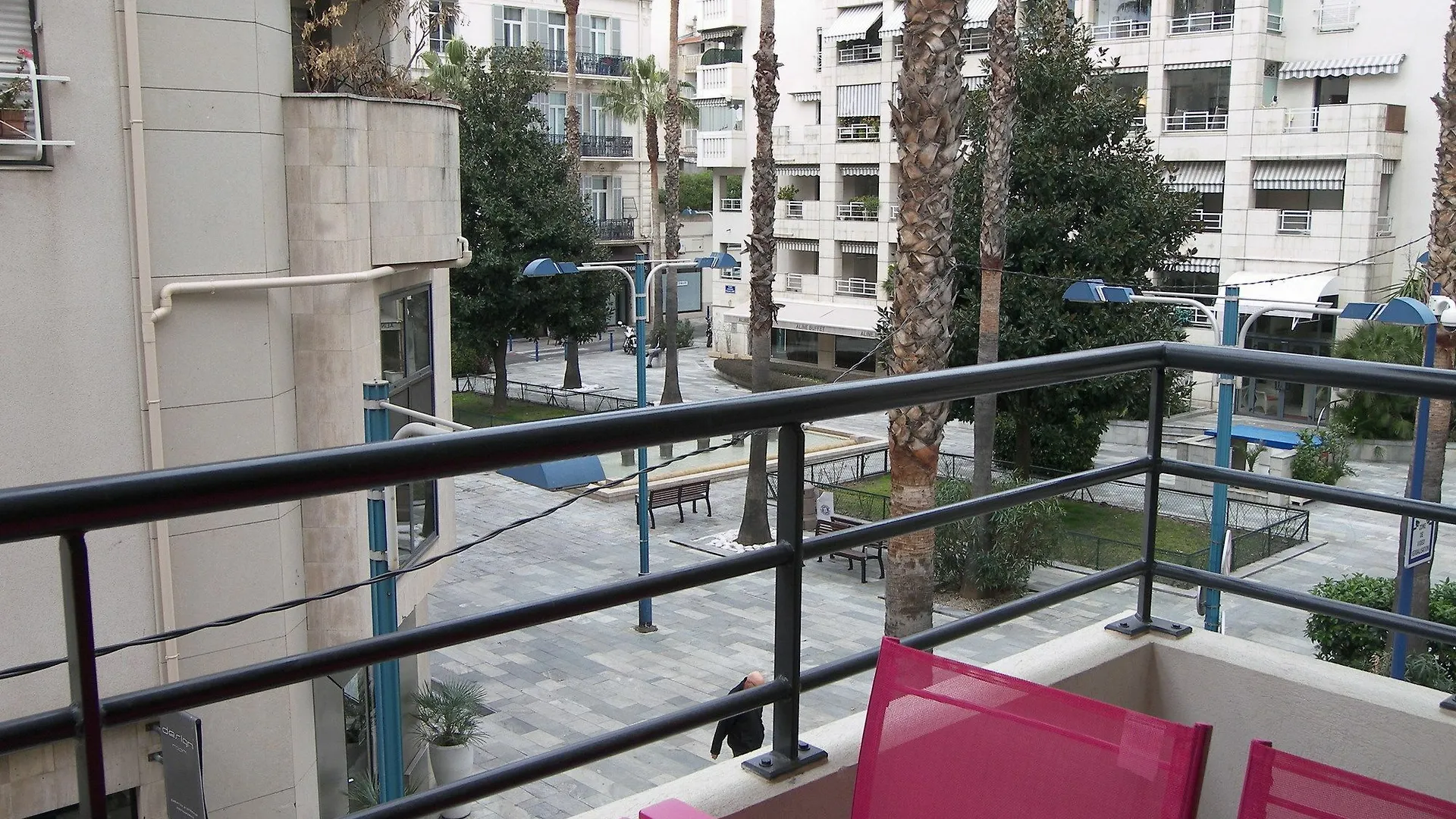 Modern Deluxe Two-Bedroom Apartment Cannes