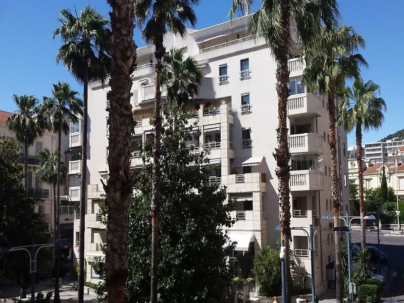 Modern Deluxe Two-Bedroom Apartment Cannes 0*,  Francia