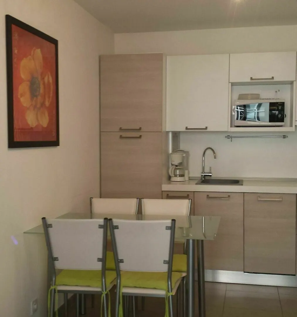 Modern Deluxe Two-Bedroom Apartment Cannes